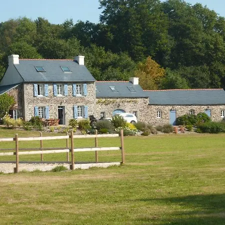 Gite Equestre Du Dourdu Loperec Exterior photo